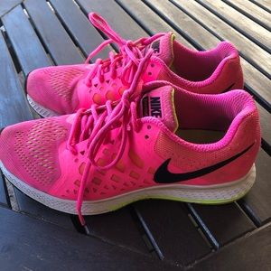 Pink Nike Zoom Pegasus 31